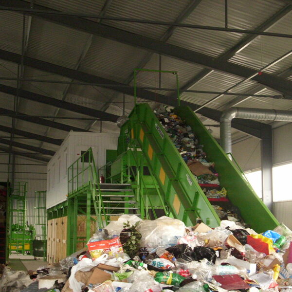 Regional sorting plant for recyclables with hydraulic baler