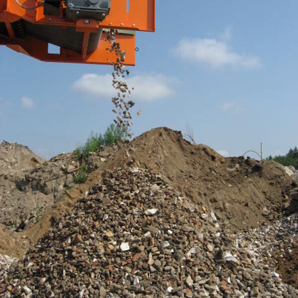 Cleaned fraction from construction waste