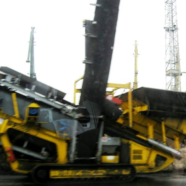 Crushing plant for coal in sea harbour
