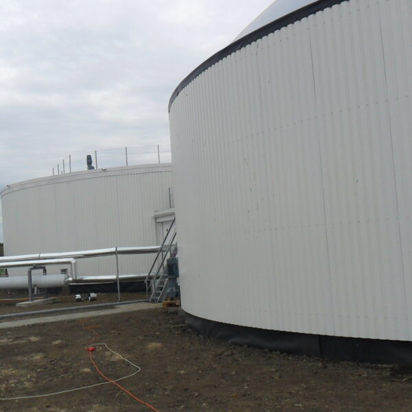 Fermenter with heat exchanger