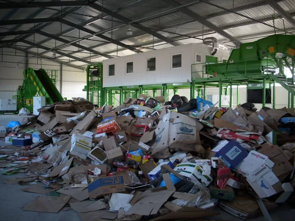 Regional sorting plant for recyclables and hydraulic baler