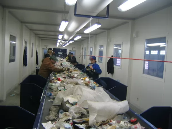Sorting of mixed recyclables