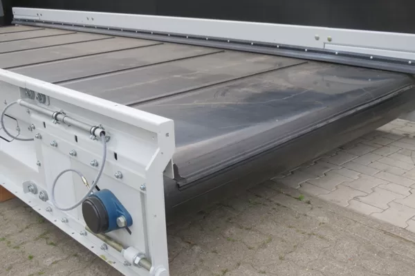 Flat belt conveyor