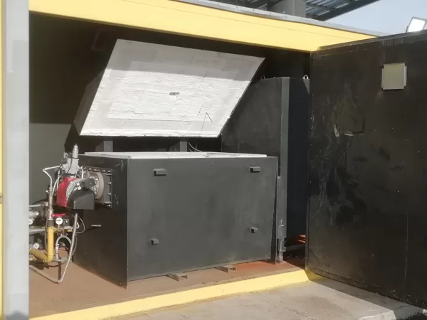 Crematorium chamber for dual fuel incineration 