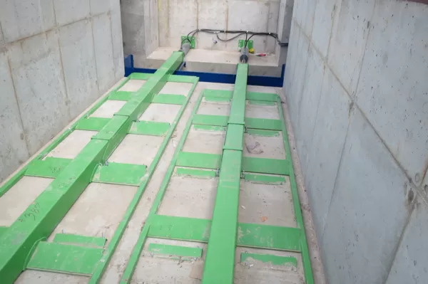 Moving floor