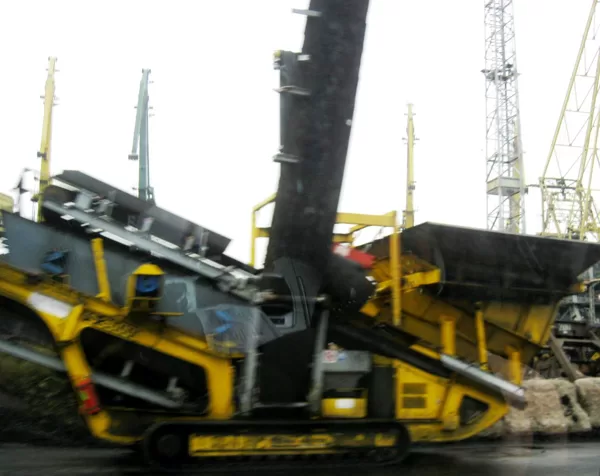 Crushing plant for coal in sea harbour